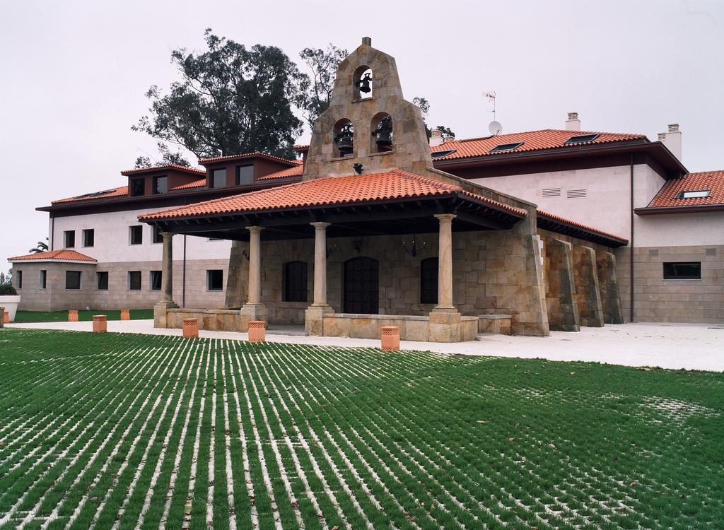 Oca Palacio De La Llorea Hotel & Spa Deva Exterior photo