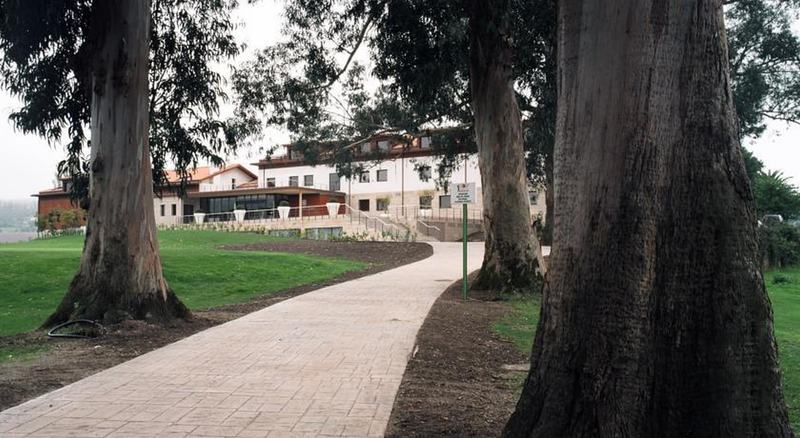 Oca Palacio De La Llorea Hotel & Spa Deva Exterior photo